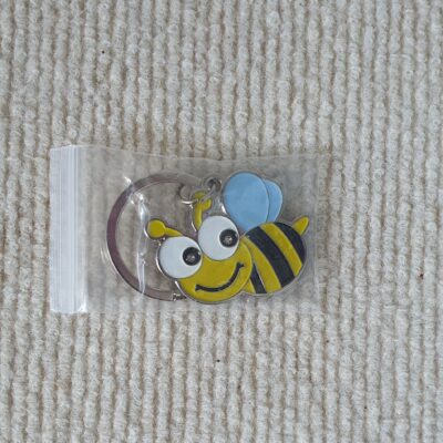 מחזיק מפתחות דבורה עיניים גדולות