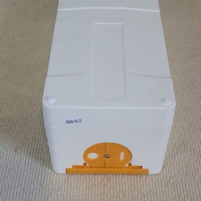 נונוקלוס פוליסטירן כפול כולל מסגרות ומאכילה